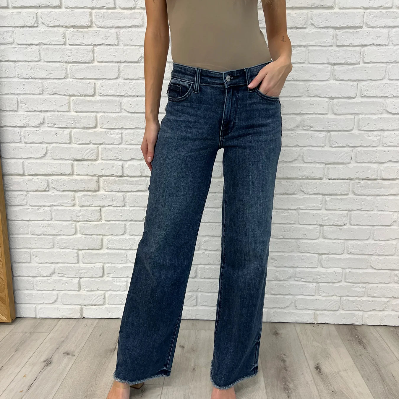 AddieMidRiseVintageWashWideLegJeans5_1800x1800_36f33bba-04d5-4a9c-850e-89ce21181c97.webp