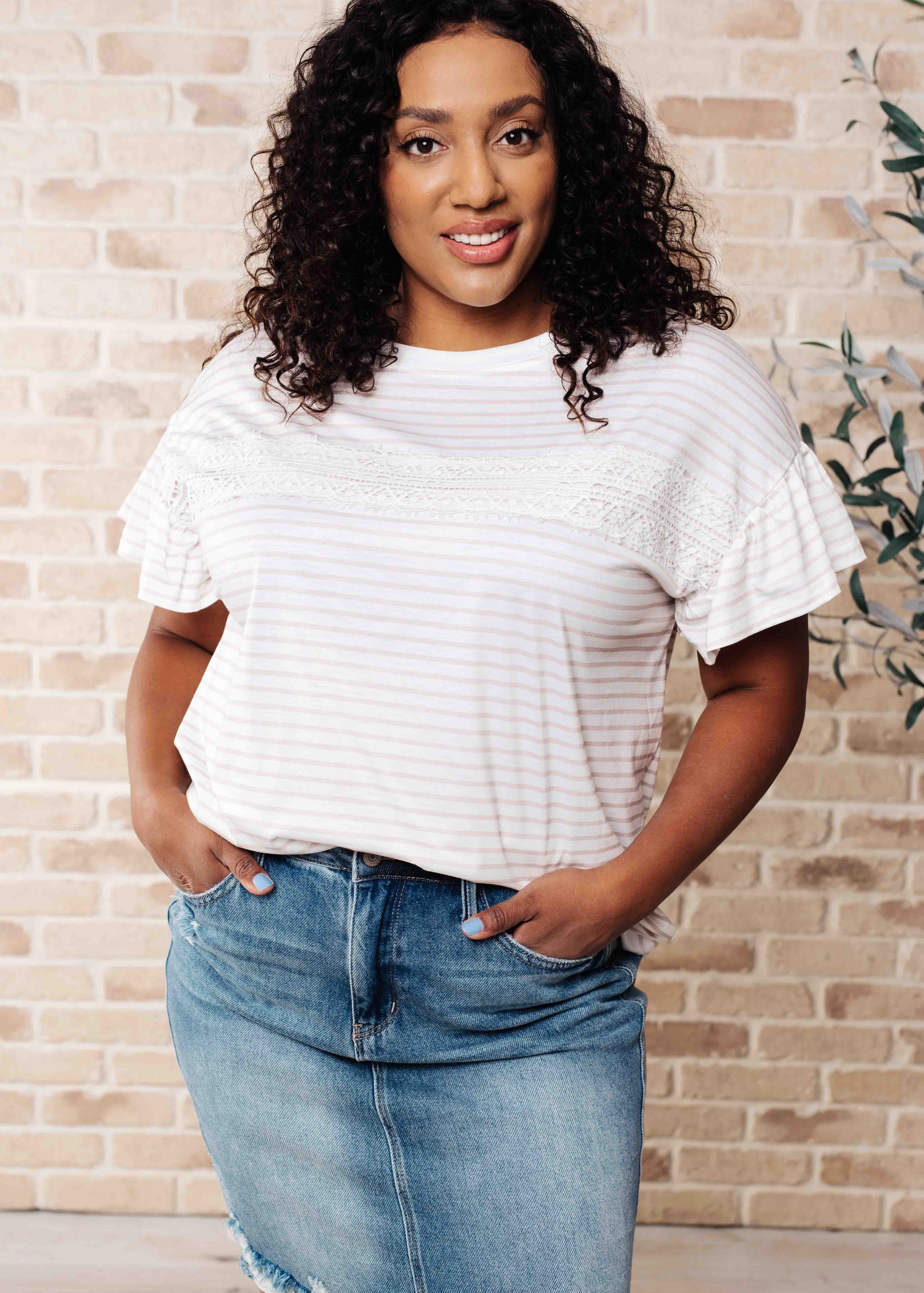 HandtoHoldLaceDetailStripedTop8_cd39aaa2-0664-4aa9-8d21-4c7c23f9c3c7.jpg