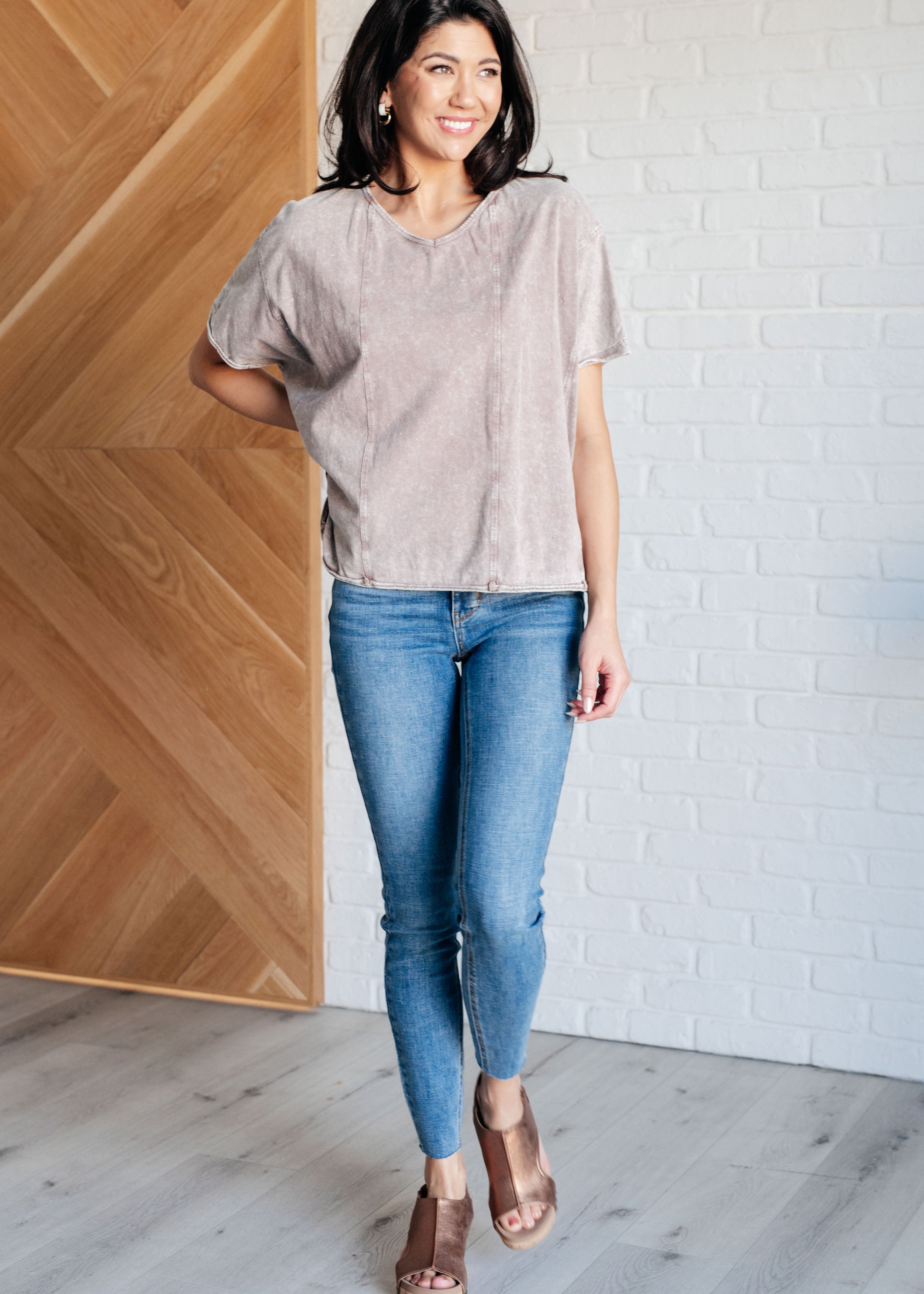 HerefortheVibesMineralWashSplicedTee3_cc887022-51f3-4d0e-8c6a-a096ae80c814.jpg
