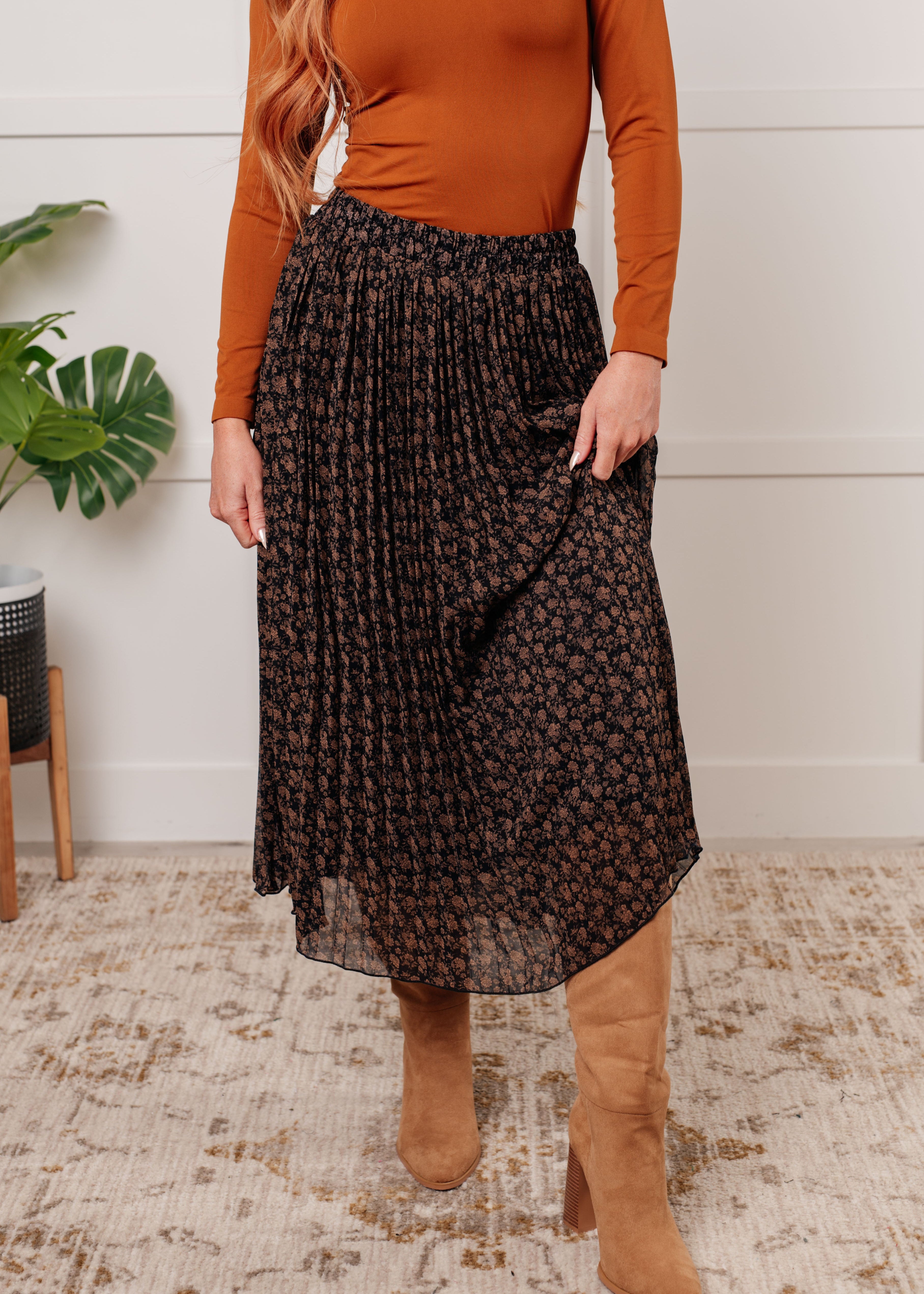 JustWhatYouWantedFloralPrintPleatedSkirt5.jpg