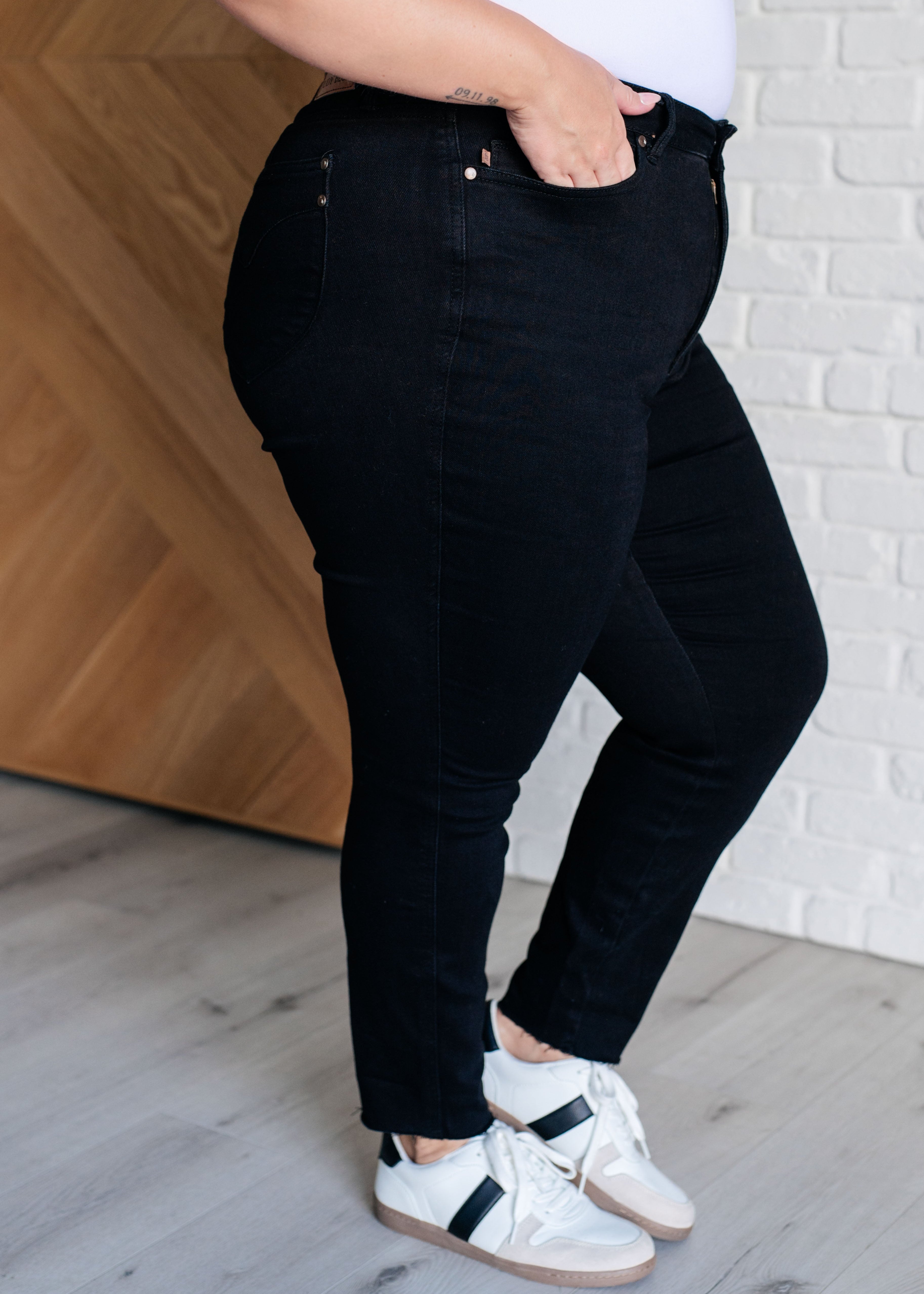 NicoleTummyControlSkinnyJeansinBlack5.jpg