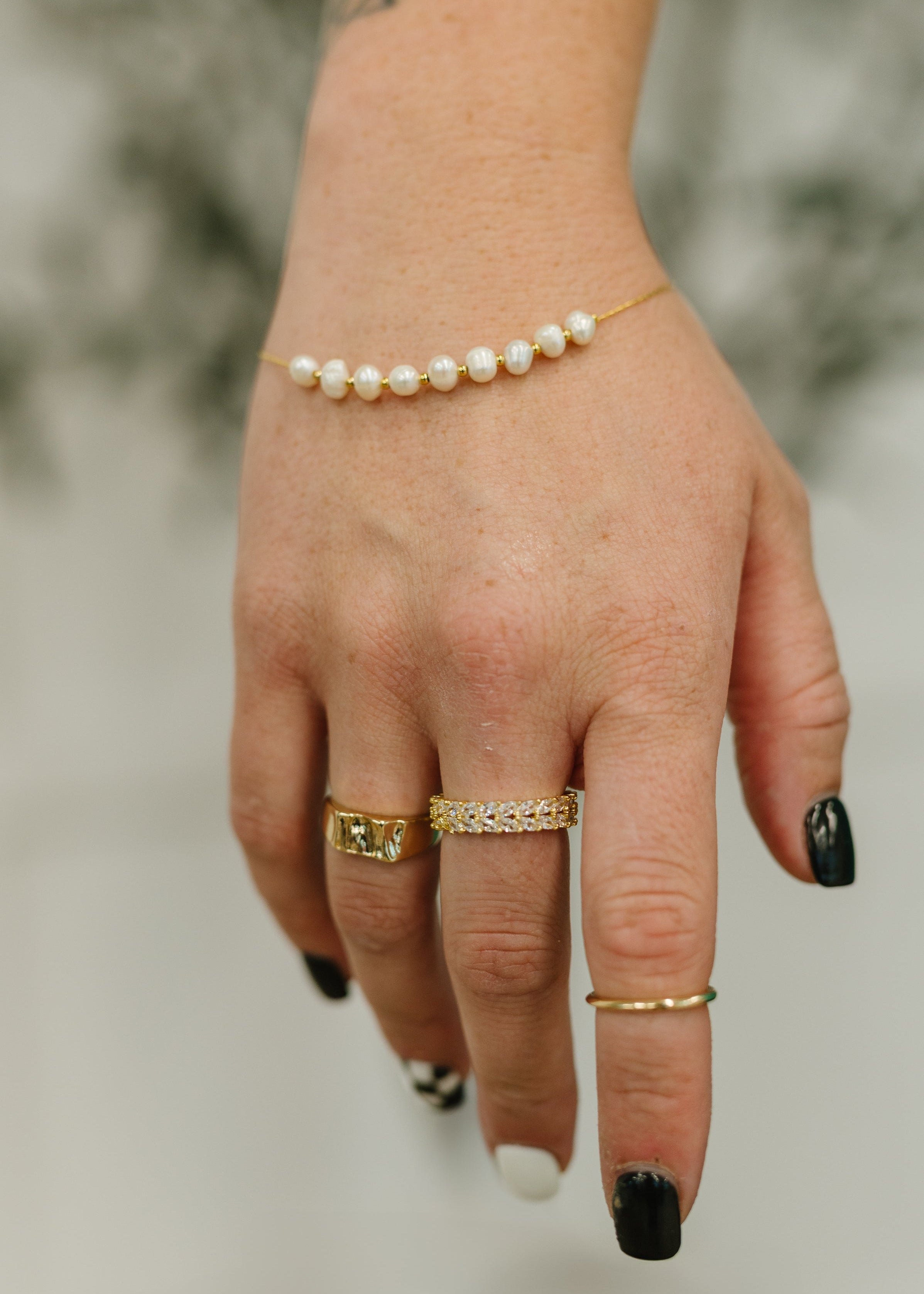 PrettyinPearlsBracelet-1_2fff8593-b513-41aa-984f-49d4635bf947.jpg