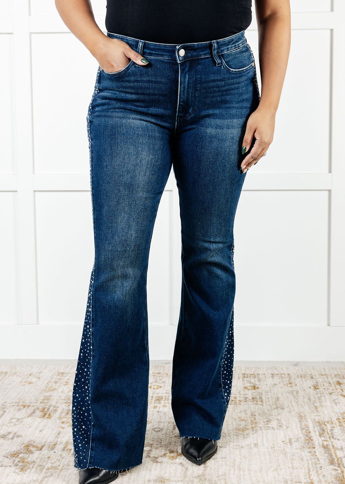 ShannonMidRiseRhinestoneDetailFlareJeans10.jpg