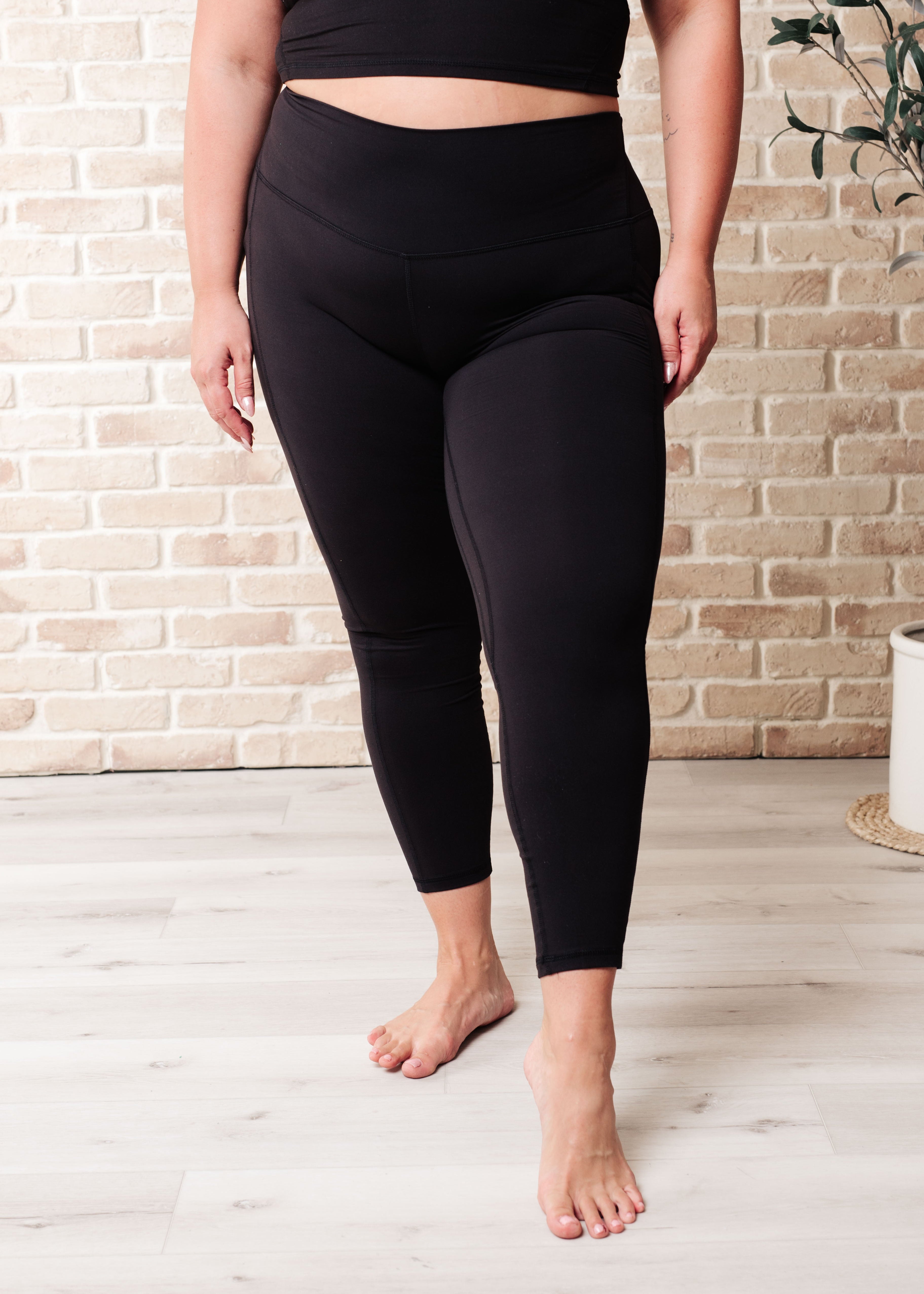 SomewheretoStartLeggingsinBlack12.jpg