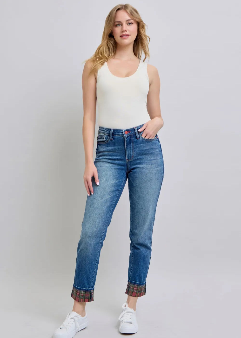 ce826031-1662-4b76-ae0d-09c98bec18c6-Max